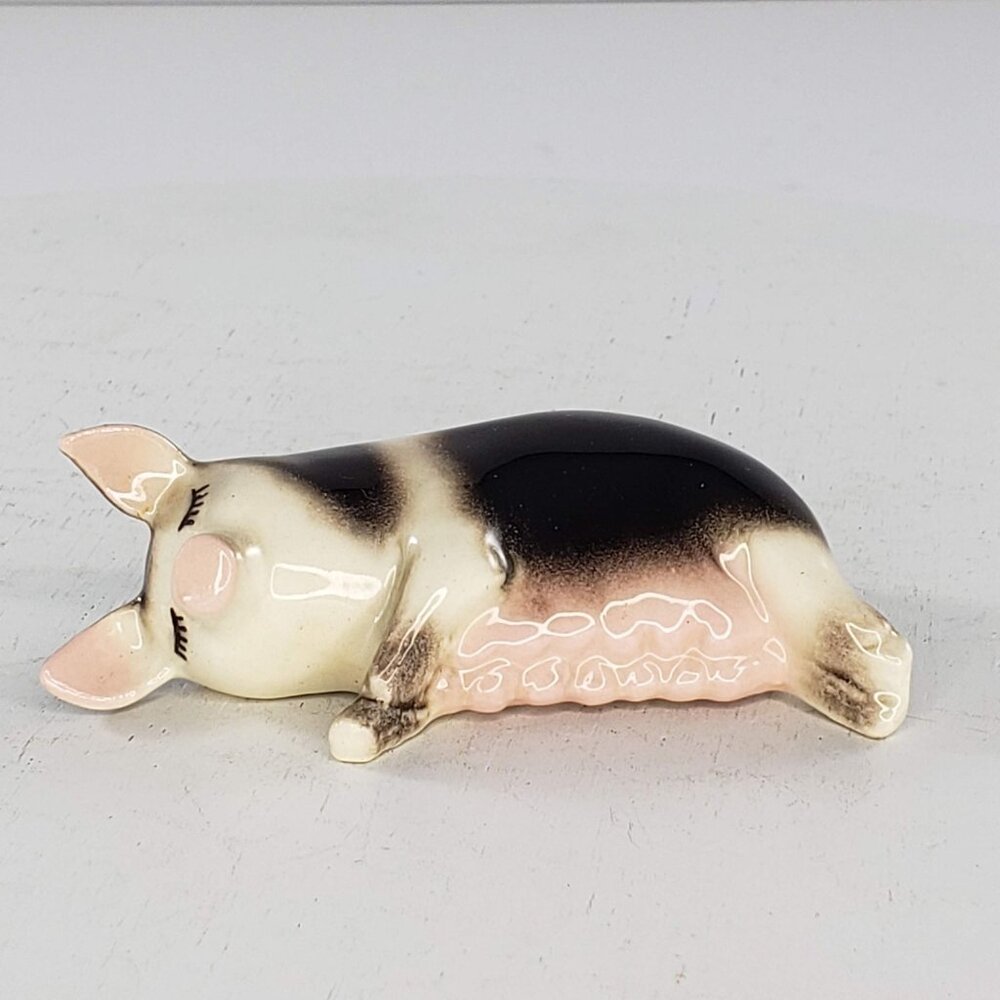 Hagen Renaker Pig Sow Mama Sleeping Black White Miniature Figurine